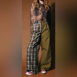 LALA ORIGINAL
Let's Merge Souls Half + Half Plaid Trousers